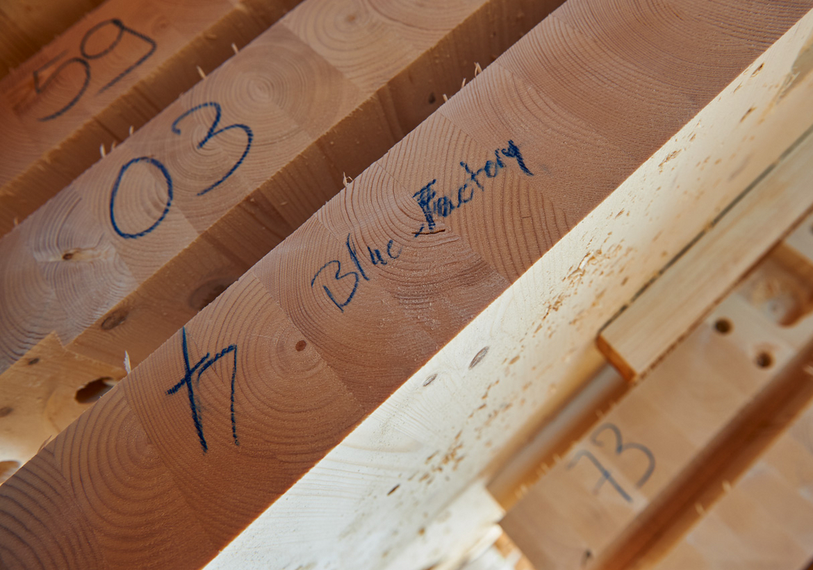 La halle bleue de BlueFactory: une construction en bois pour répondre aux exigences de l'économie circulaire